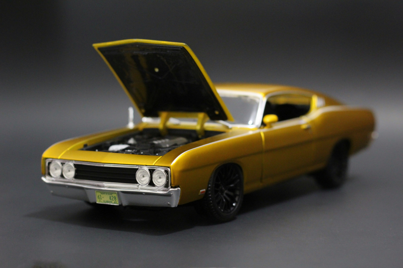 Illustration for article titled Car Week: Custom 1/18 Maisto Ford Torino Talladega Coyote